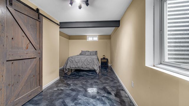 239 Edgewood Drive, Valparaiso, IN 46385