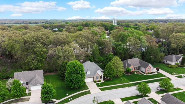 239 Edgewood Drive, Valparaiso, IN 46385