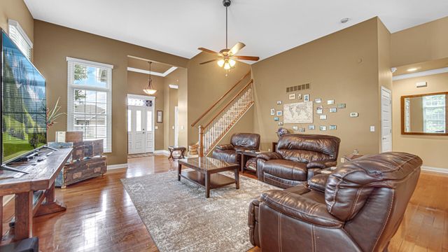239 Edgewood Drive, Valparaiso, IN 46385