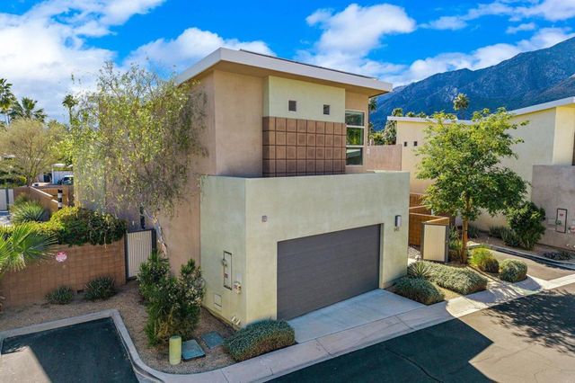 941 Oceo Circle S, Palm Springs, CA 92264
