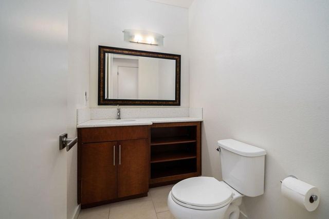 941 Oceo Circle S, Palm Springs, CA 92264