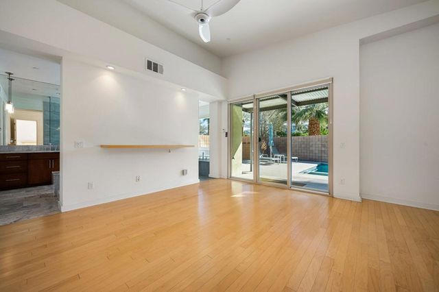 941 Oceo Circle S, Palm Springs, CA 92264