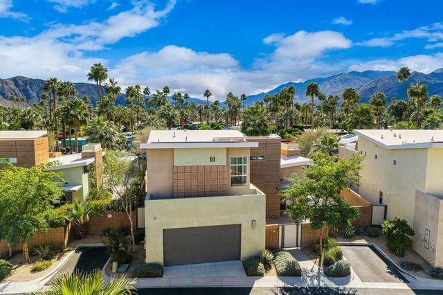 941 Oceo Circle S, Palm Springs, CA 92264