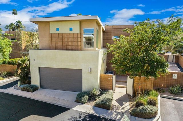 941 Oceo Circle S, Palm Springs, CA 92264