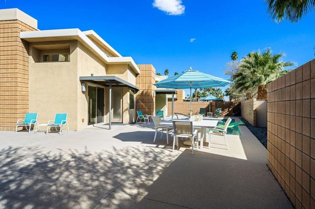 941 Oceo Circle S, Palm Springs, CA 92264