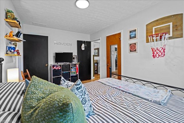 2478 Stribling LN, Norfolk, VA 23518