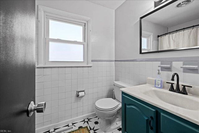2478 Stribling LN, Norfolk, VA 23518