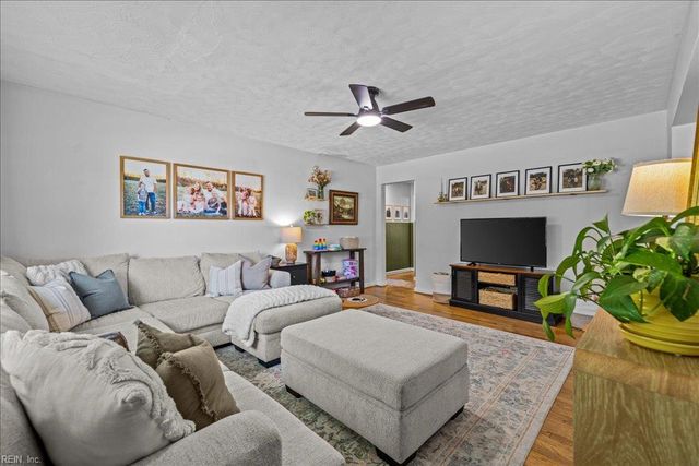 2478 Stribling LN, Norfolk, VA 23518