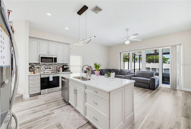431 VIZCAY WAY, Davenport, FL 33837