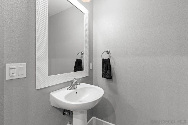 687 S Coast Highway 101 211, Encinitas, CA 92024