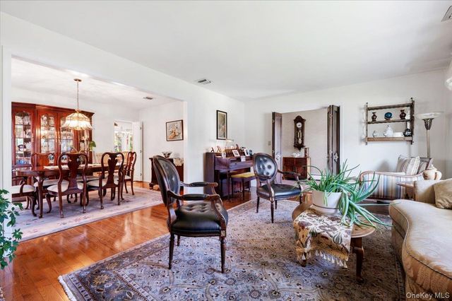 2187 Loines Avenue, Merrick, NY 11566