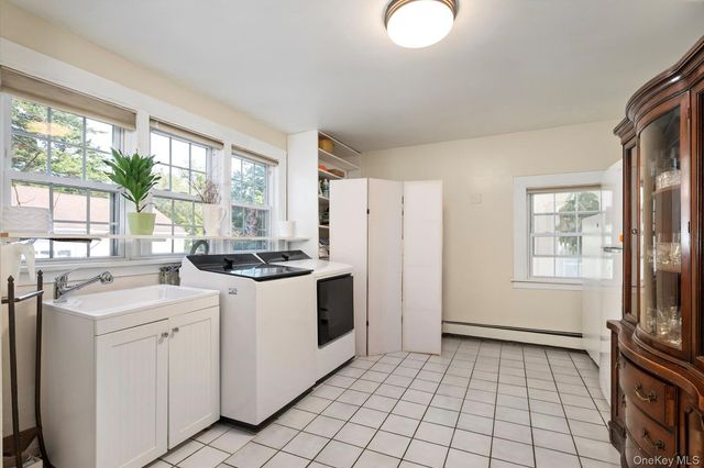 47 Red Ground Road, Old Westbury, NY 11568