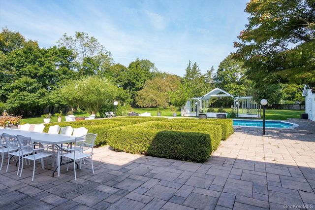 47 Red Ground Road, Old Westbury, NY 11568