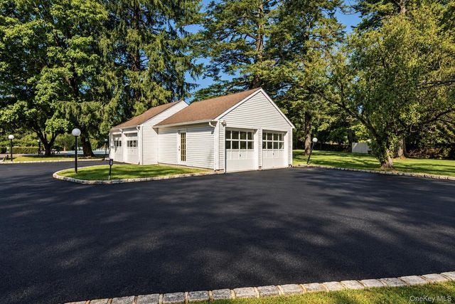 47 Red Ground Road, Old Westbury, NY 11568