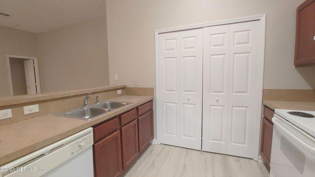 5520 CABOT Drive N, Jacksonville, FL 32244