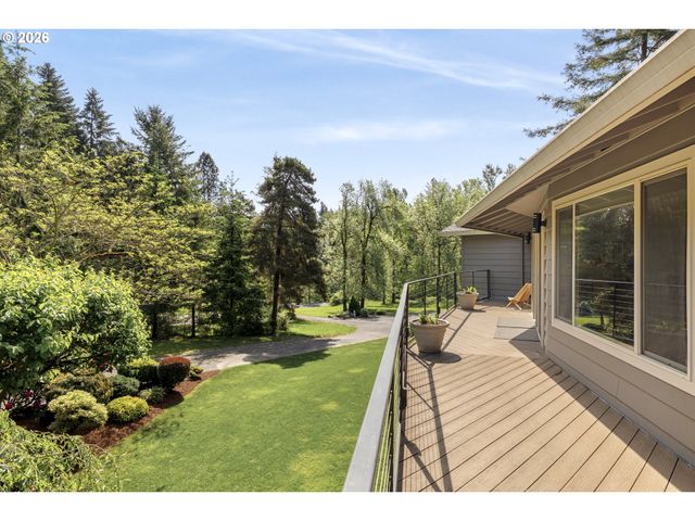 17907 S EDGEWOOD Ln, Oregon City, OR 97045