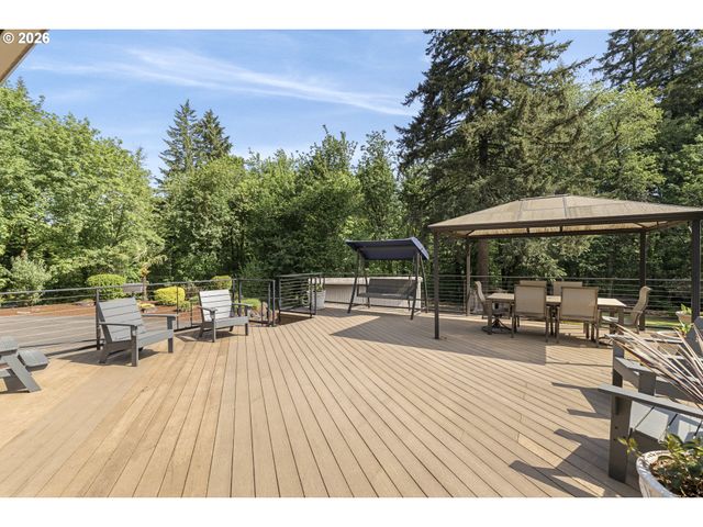 17907 S EDGEWOOD Ln, Oregon City, OR 97045