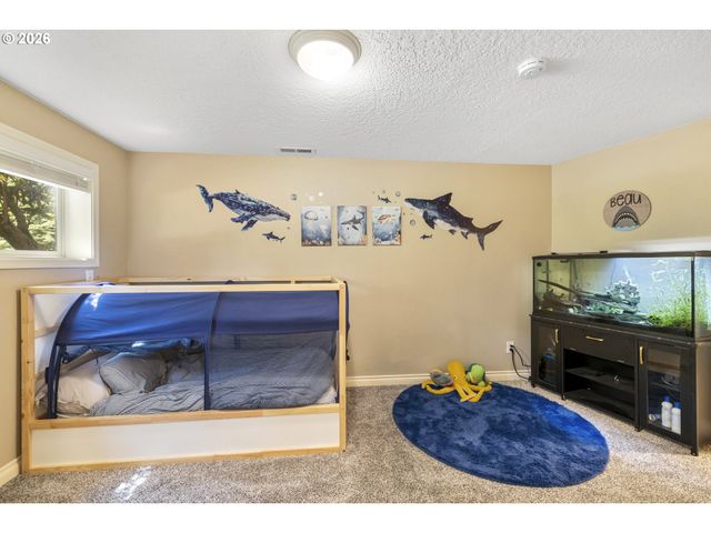 17907 S EDGEWOOD Ln, Oregon City, OR 97045