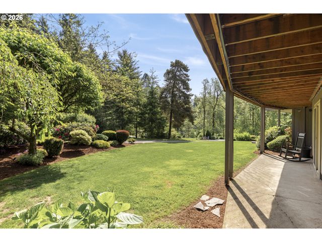 17907 S EDGEWOOD Ln, Oregon City, OR 97045