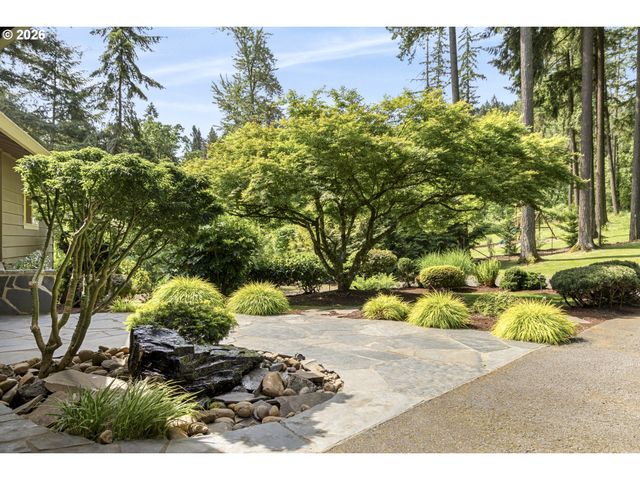 17907 S EDGEWOOD Ln, Oregon City, OR 97045