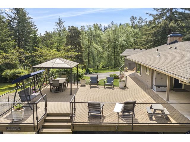 17907 S EDGEWOOD Ln, Oregon City, OR 97045