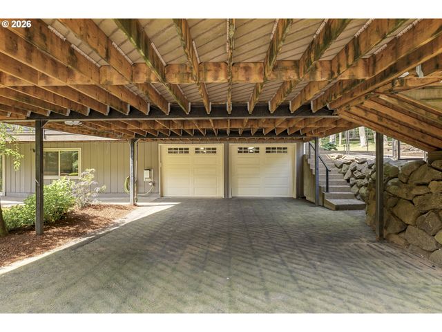 17907 S EDGEWOOD Ln, Oregon City, OR 97045