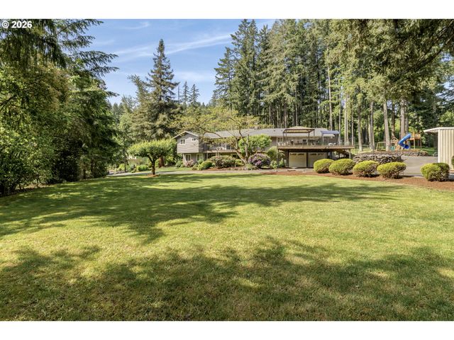 17907 S EDGEWOOD Ln, Oregon City, OR 97045