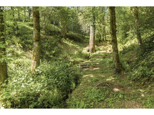 17907 S EDGEWOOD Ln, Oregon City, OR 97045