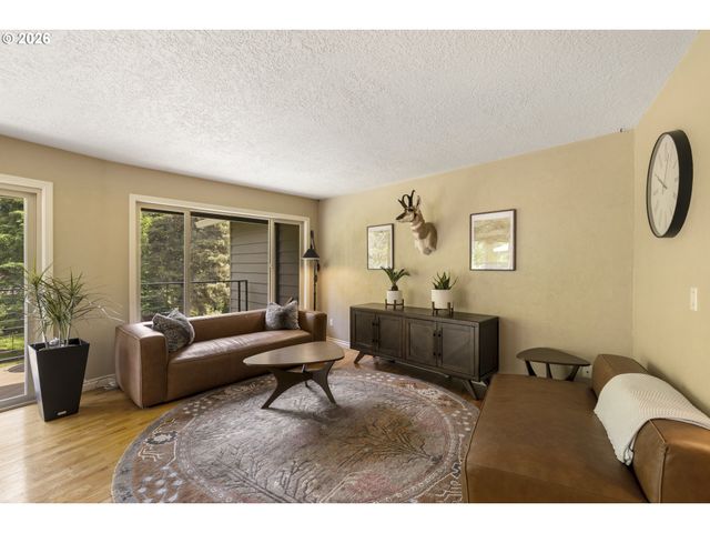 17907 S EDGEWOOD Ln, Oregon City, OR 97045