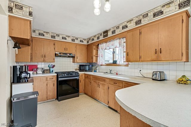 500 Cynthia Drive, Campbell, OH 44405