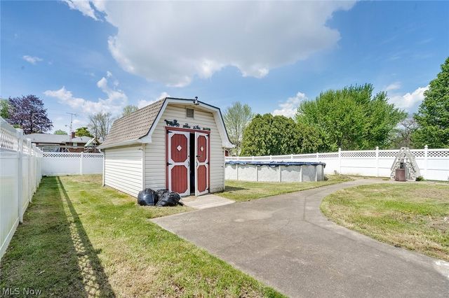 500 Cynthia Drive, Campbell, OH 44405