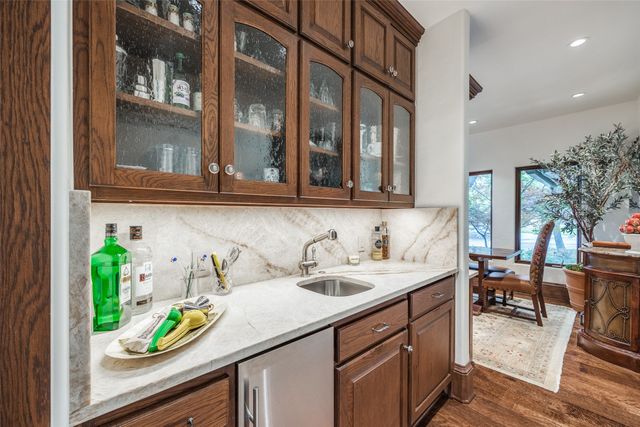 6812 Midcrest Drive, Dallas, TX 75254