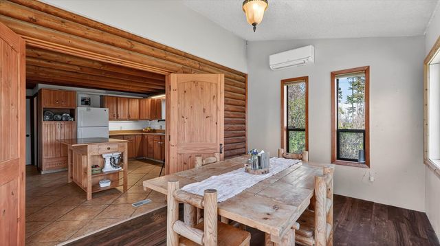 10203 E Chinook Ln, Chattaroy, WA 99003