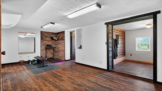 10203 E Chinook Ln, Chattaroy, WA 99003