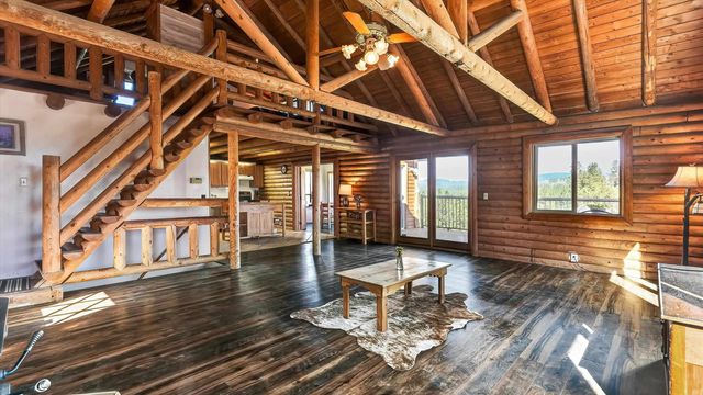 10203 E Chinook Ln, Chattaroy, WA 99003