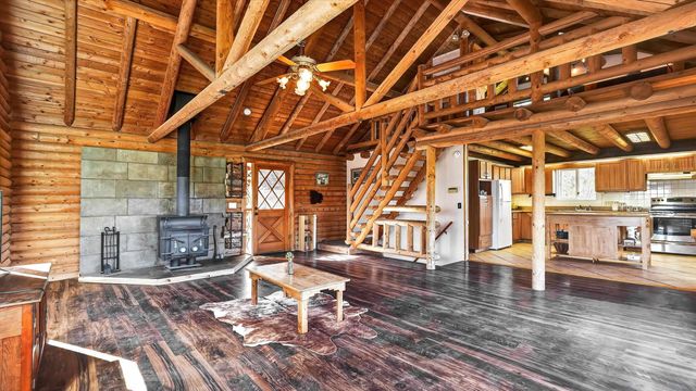 10203 E Chinook Ln, Chattaroy, WA 99003