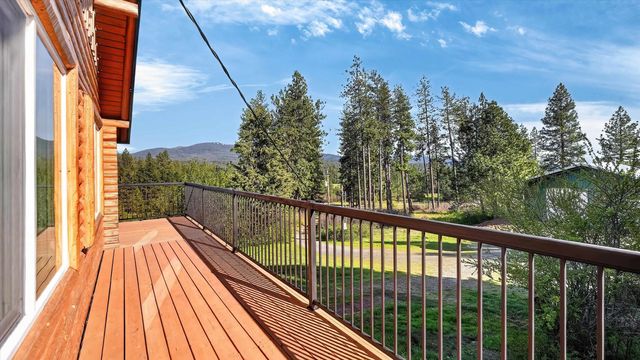 10203 E Chinook Ln, Chattaroy, WA 99003