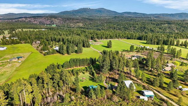 10203 E Chinook Ln, Chattaroy, WA 99003