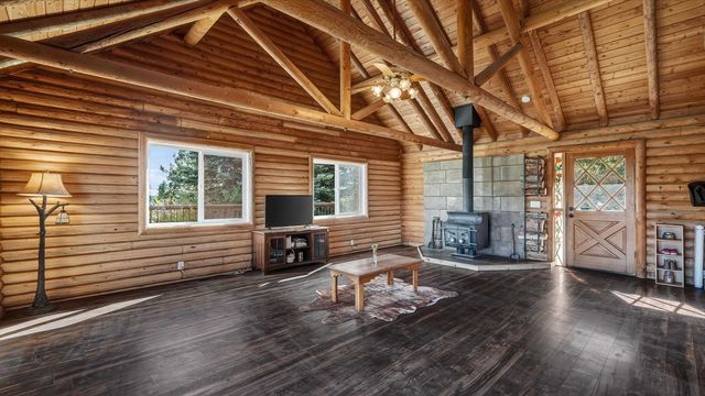 10203 E Chinook Ln, Chattaroy, WA 99003