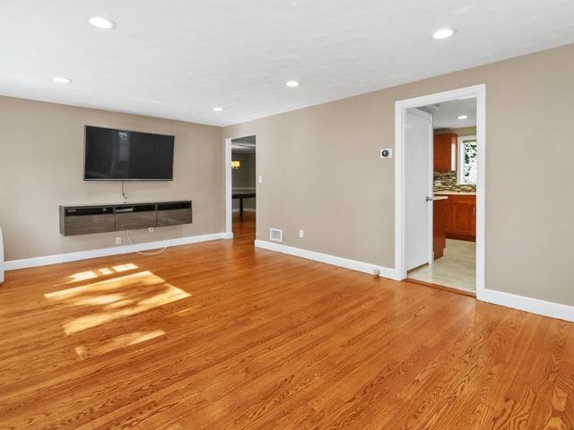 81 Wetherbee Road, Waltham, MA 02453