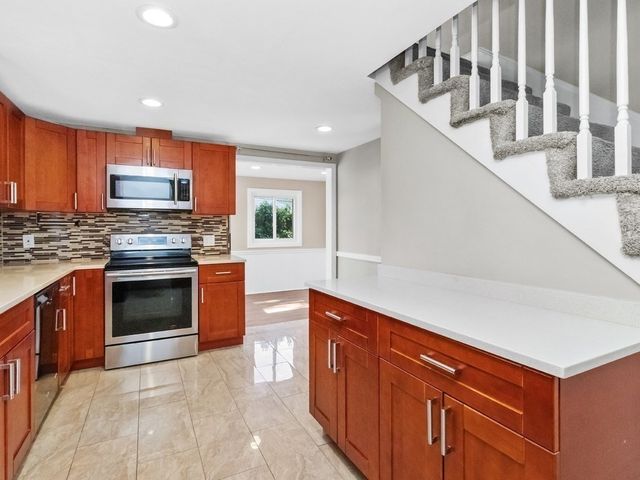 81 Wetherbee Road, Waltham, MA 02453