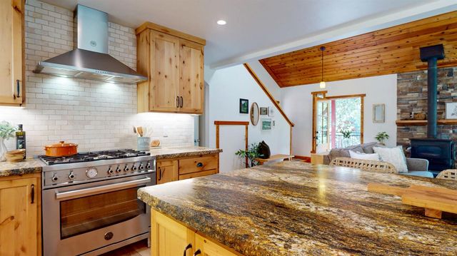 14341 Arrowhead Mine Rd, Grass Valley, CA 95945