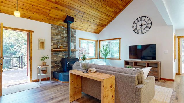 14341 Arrowhead Mine Rd, Grass Valley, CA 95945