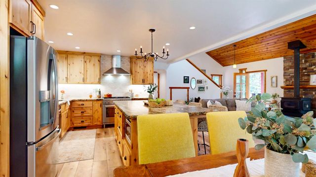 14341 Arrowhead Mine Rd, Grass Valley, CA 95945