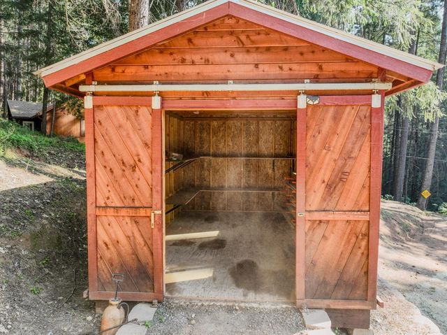 14341 Arrowhead Mine Rd, Grass Valley, CA 95945
