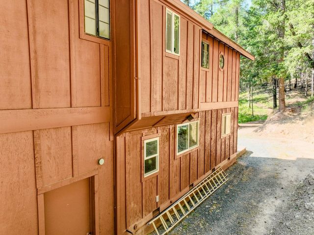 14341 Arrowhead Mine Rd, Grass Valley, CA 95945