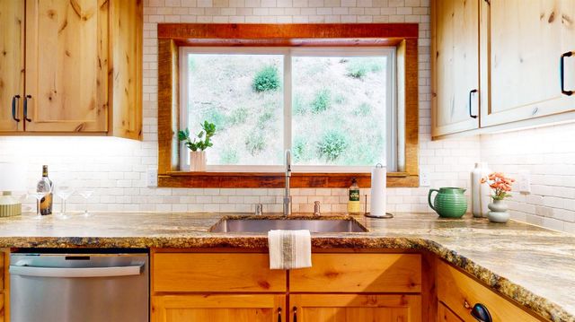 14341 Arrowhead Mine Rd, Grass Valley, CA 95945