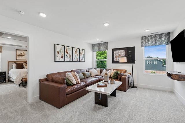 2944 Sharpstone Drive, Columbia, TN 38401