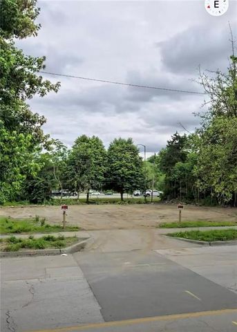5811 Prospect Avenue, Kansas City, MO 64130