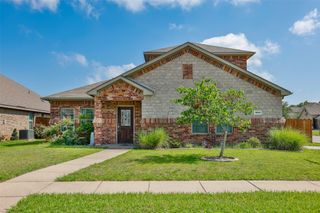 1800 Silver Oaks Drive, Gainesville, TX 76240